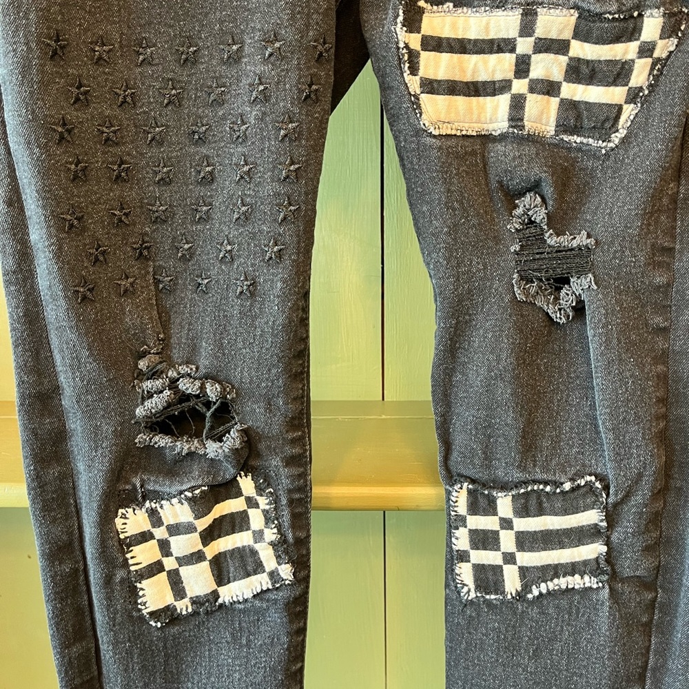 Rue 21 Premium Skinny Supreme Flex Black Distressed Jeans - Picture 3 of 10